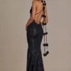 Etoile Embellished Plunge Open-Back Gown i svart Etoile Embellished Plunge Open-Back Gown i svart