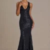 Etoile Embellished Plunge Open-Back Gown i svart Etoile Embellished Plunge Open-Back Gown i svart