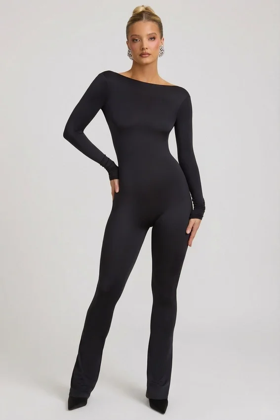 Eulalie Slinky Jersey Jumpsuit med rosettdetalj i svart Eulalie Slinky Jersey Jumpsuit med rosettdetalj i svart