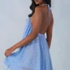 Evania halterneck babydoll-miniklänning i blått prickmönster Evania halterneck babydoll-miniklänning i blått prickmönster