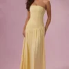 Evelina Jersey Strapless Gown i Butter Yellow Evelina Jersey Strapless Gown i Butter Yellow