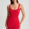 Evie Bodycon-miniklänning med låg rygg i körsbärsrött Evie Bodycon-miniklänning med låg rygg i körsbärsrött