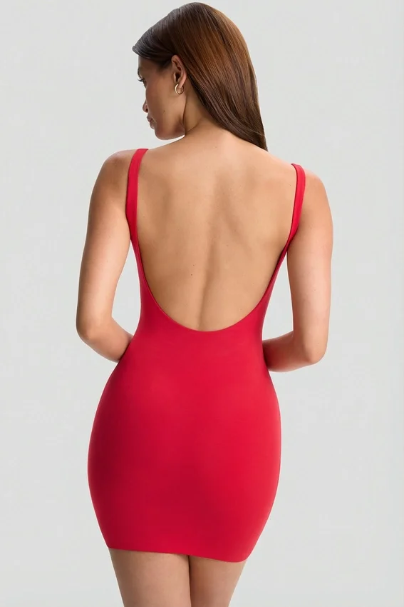 Evie Bodycon-miniklänning med låg rygg i körsbärsrött Evie Bodycon-miniklänning med låg rygg i körsbärsrött