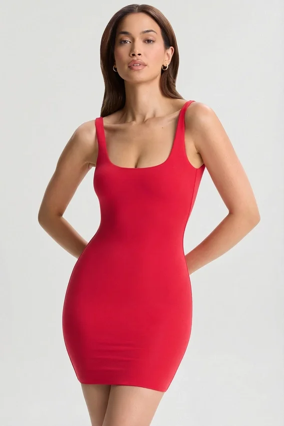 Evie Bodycon-miniklänning med låg rygg i körsbärsrött Evie Bodycon-miniklänning med låg rygg i körsbärsrött