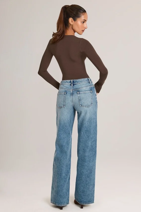Faedra-jeans med dragsko och raka ben i mellantvätt Faedra-jeans med dragsko och raka ben i mellantvätt