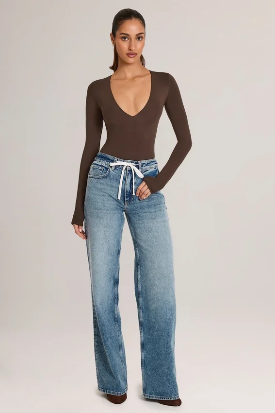 Faedra-jeans med dragsko och raka ben i mellantvätt Faedra-jeans med dragsko och raka ben i mellantvätt