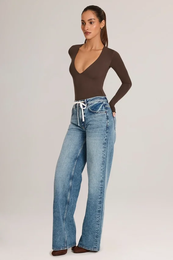 Faedra-jeans med dragsko och raka ben i mellantvätt Faedra-jeans med dragsko och raka ben i mellantvätt