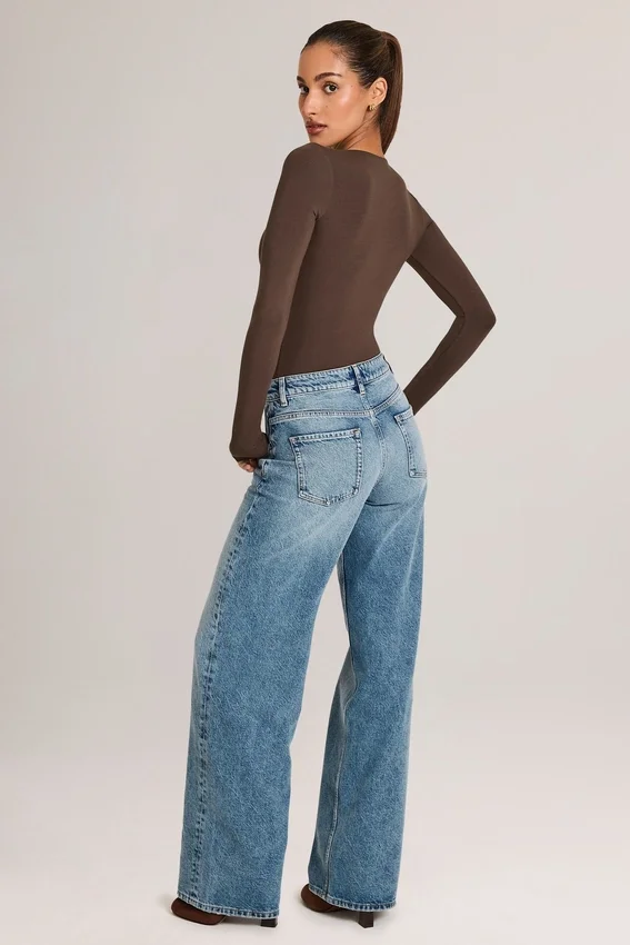 Faedra-jeans med dragsko och raka ben i mellantvätt Faedra-jeans med dragsko och raka ben i mellantvätt