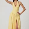 Farrah Modal Broderie Anglaise halterneck-klänning i citrongult Farrah Modal Broderie Anglaise halterneck-klänning i citrongult