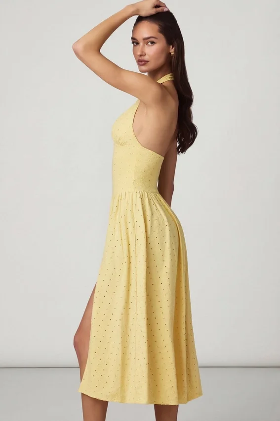 Farrah Modal Broderie Anglaise halterneck-klänning i citrongult Farrah Modal Broderie Anglaise halterneck-klänning i citrongult