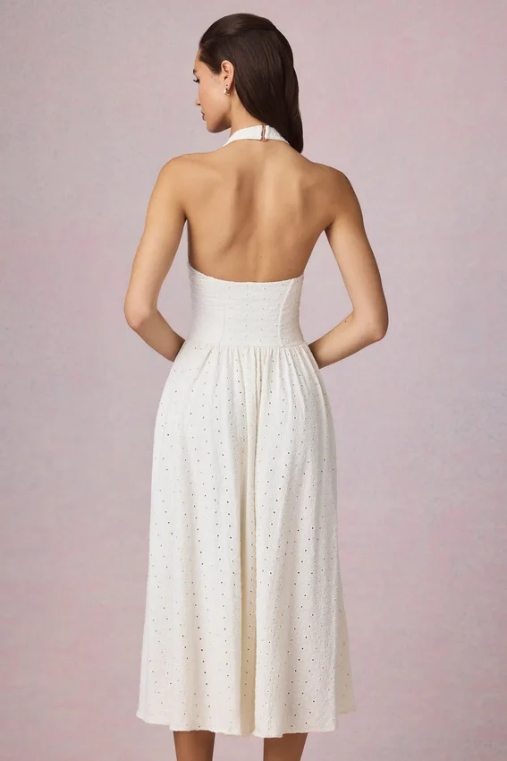 Farrah Modal Broderie Anglaise halterneck-klänning i midilängd i vitt Farrah Modal Broderie Anglaise halterneck-klänning i midilängd i vitt