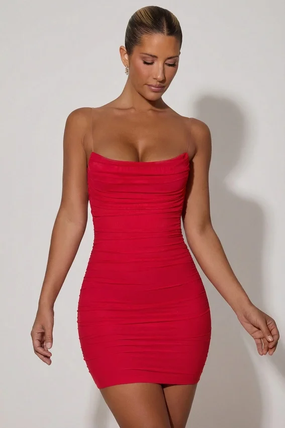 Femi rynkad rygglös bodycon-miniklänning i rött Femi rynkad rygglös bodycon-miniklänning i rött