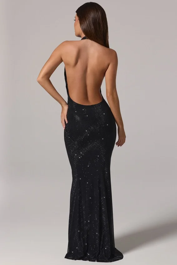 Feyre Embellished Cowl-Neck Backless Gown i svart Feyre Embellished Cowl-Neck Backless Gown i svart