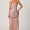 Galia Embellished Convertible Lace-Up Gown i blommigt rosa Galia Embellished Convertible Lace-Up Gown i blommigt rosa