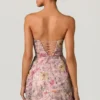 Galia Embellished Convertible Lace-Up Gown i blommigt rosa Galia Embellished Convertible Lace-Up Gown i blommigt rosa
