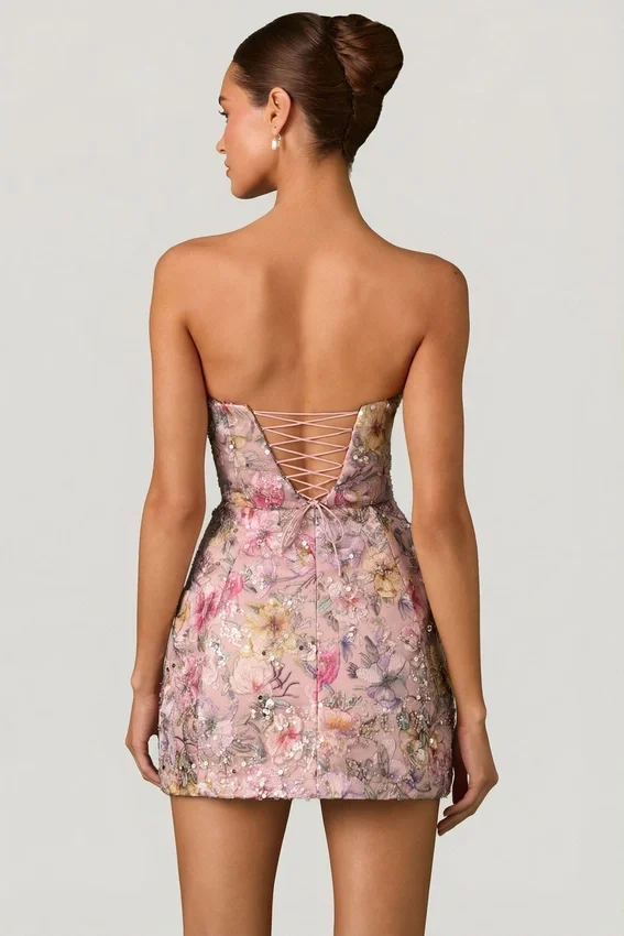Galia Embellished Convertible Lace-Up Gown i blommigt rosa Galia Embellished Convertible Lace-Up Gown i blommigt rosa