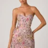 Galia Embellished Convertible Lace-Up Gown i blommigt rosa Galia Embellished Convertible Lace-Up Gown i blommigt rosa