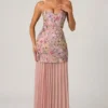 Galia Embellished Convertible Lace-Up Gown i blommigt rosa Galia Embellished Convertible Lace-Up Gown i blommigt rosa