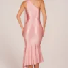 Giada Midaxi-klänning med scarf-detaljer i Blush Pink Giada Midaxi-klänning med scarf-detaljer i Blush Pink