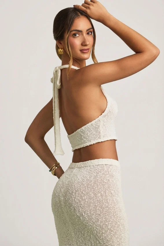 Gianna Bouclé halterneck crop top i vitt Gianna Bouclé halterneck crop top i vitt
