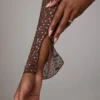 Guilia genomskinlig, dekorerad kort topp med långa ärmar i Deep Cocoa Guilia genomskinlig, dekorerad kort topp med långa ärmar i Deep Cocoa