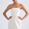 Haisley Bandeau Structured Tulip Miniklänning i elfenben Haisley Bandeau Structured Tulip Miniklänning i elfenben
