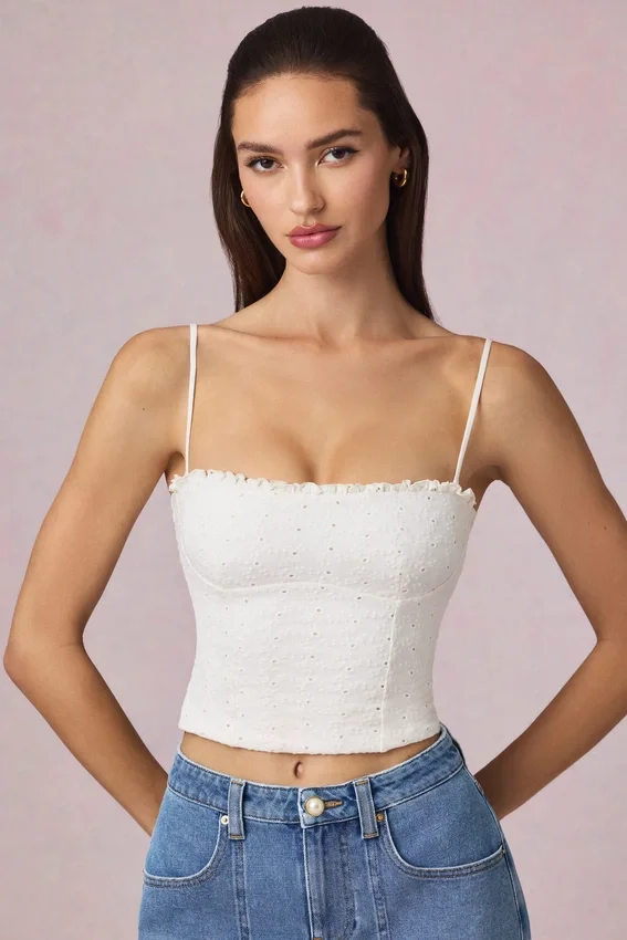 Hania Modal Broderie Anglaise Camisole Toppar i vitt Hania Modal Broderie Anglaise Camisole Toppar i vitt