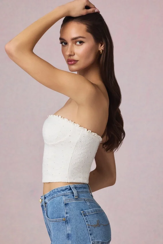 Hania Modal Broderie Anglaise Camisole Toppar i vitt Hania Modal Broderie Anglaise Camisole Toppar i vitt