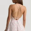 Helaia rynkad rygglös Playsuit i körsbärsmönster Helaia rynkad rygglös Playsuit i körsbärsmönster