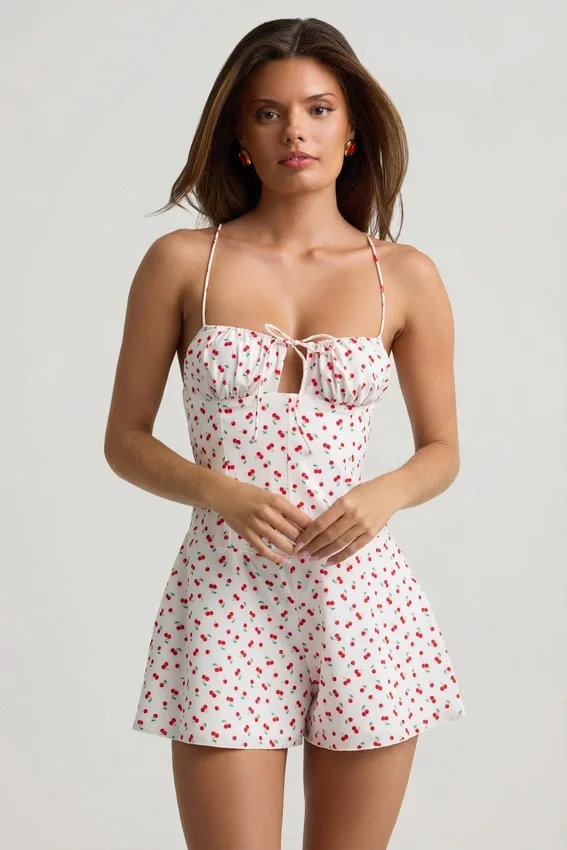 Helaia rynkad rygglös Playsuit i körsbärsmönster Helaia rynkad rygglös Playsuit i körsbärsmönster