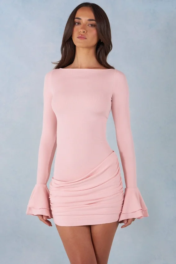 Helena ribbad modalklänning med långa ärmar och draperad miniklänning i blushrosa Helena ribbad modalklänning med långa ärmar och draperad miniklänning i blushrosa