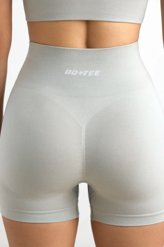 Högmidjade Define Luxe-shorts i grått Högmidjade Define Luxe-shorts i grått