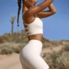 Högmidjade FlexiRib-bikeshorts i ivory Högmidjade FlexiRib-bikeshorts i ivory