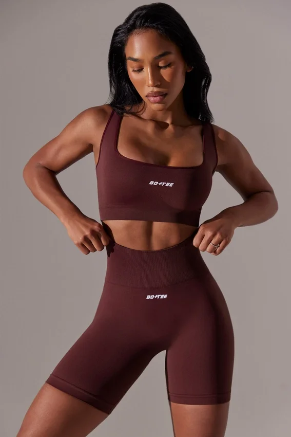 Högmidjade Super Sculpt-cykelshorts i vinrött Högmidjade Super Sculpt-cykelshorts i vinrött