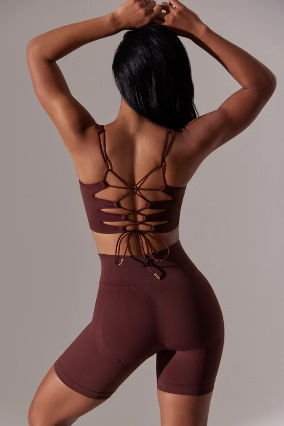 Högmidjade Super Sculpt-cykelshorts i vinrött Högmidjade Super Sculpt-cykelshorts i vinrött