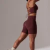 Högmidjade Super Sculpt-cykelshorts i vinrött Högmidjade Super Sculpt-cykelshorts i vinrött