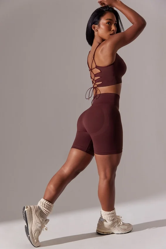 Högmidjade Super Sculpt-cykelshorts i vinrött Högmidjade Super Sculpt-cykelshorts i vinrött