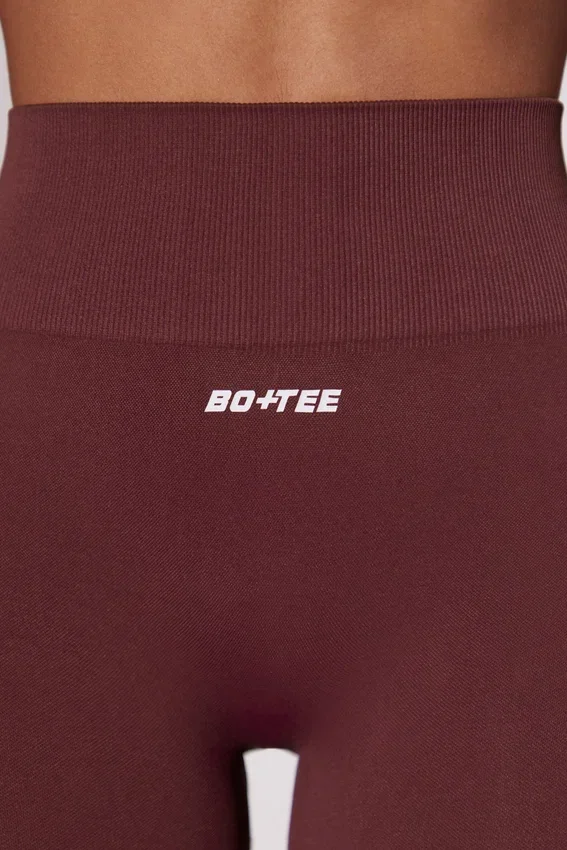 Högmidjade Super Sculpt-cykelshorts i vinrött Högmidjade Super Sculpt-cykelshorts i vinrött