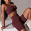 Högmidjade Super Sculpt-cykelshorts i vinrött Högmidjade Super Sculpt-cykelshorts i vinrött