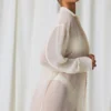 Hiva Oversized-skjorta med pärldetaljer i pärlvit Hiva Oversized-skjorta med pärldetaljer i pärlvit