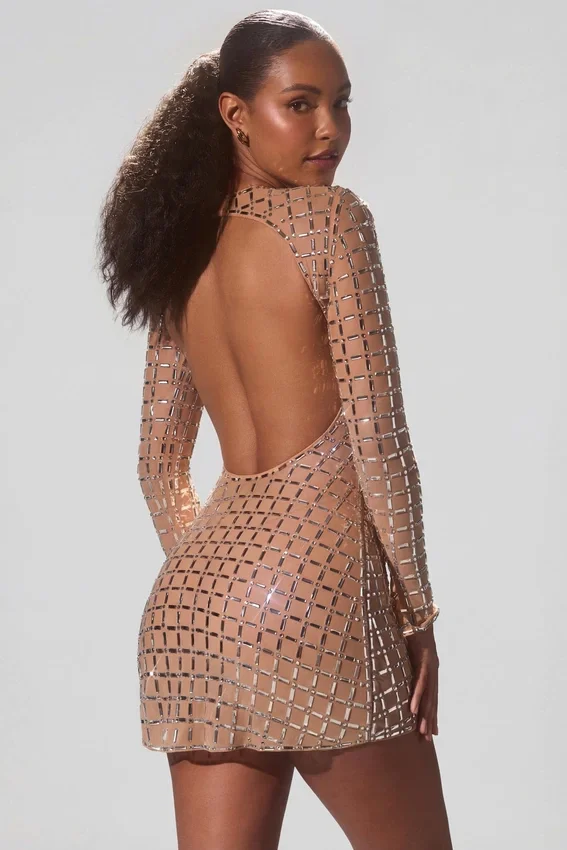 Ilana Embellished Semi-Sheer Cut-Out Miniklänning i Almond Ilana Embellished Semi-Sheer Cut-Out Miniklänning i Almond
