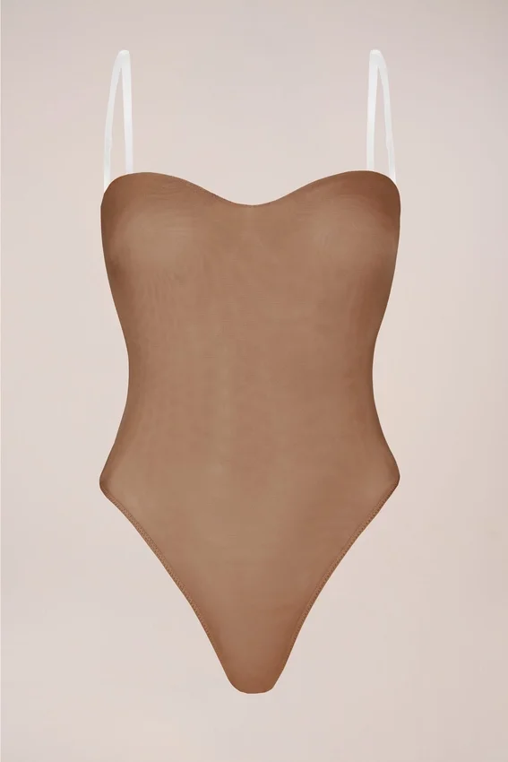 Intimates axelbandslös bodys i honungsfärg Intimates axelbandslös bodys i honungsfärg
