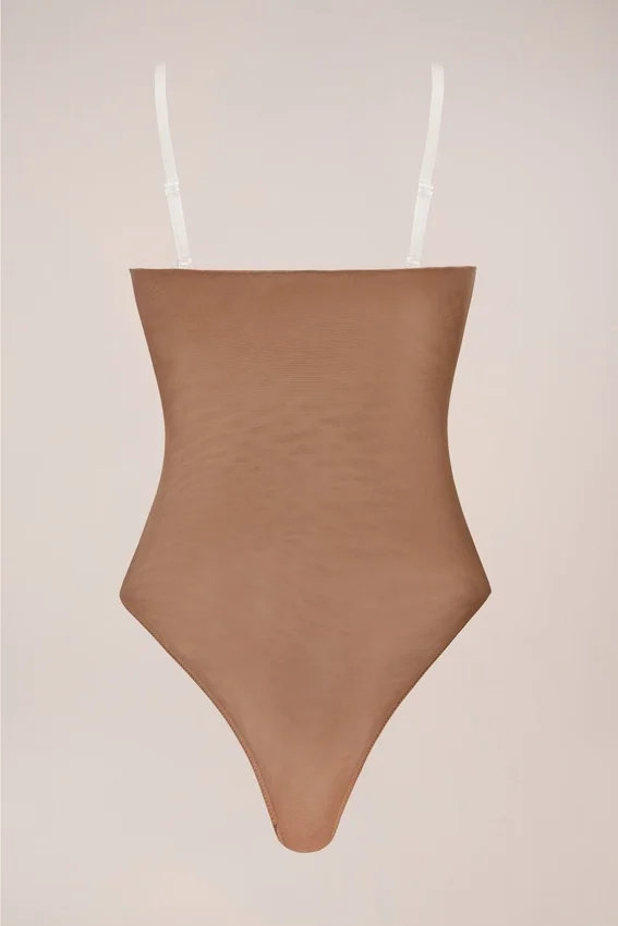 Intimates axelbandslös bodys i honungsfärg Intimates axelbandslös bodys i honungsfärg