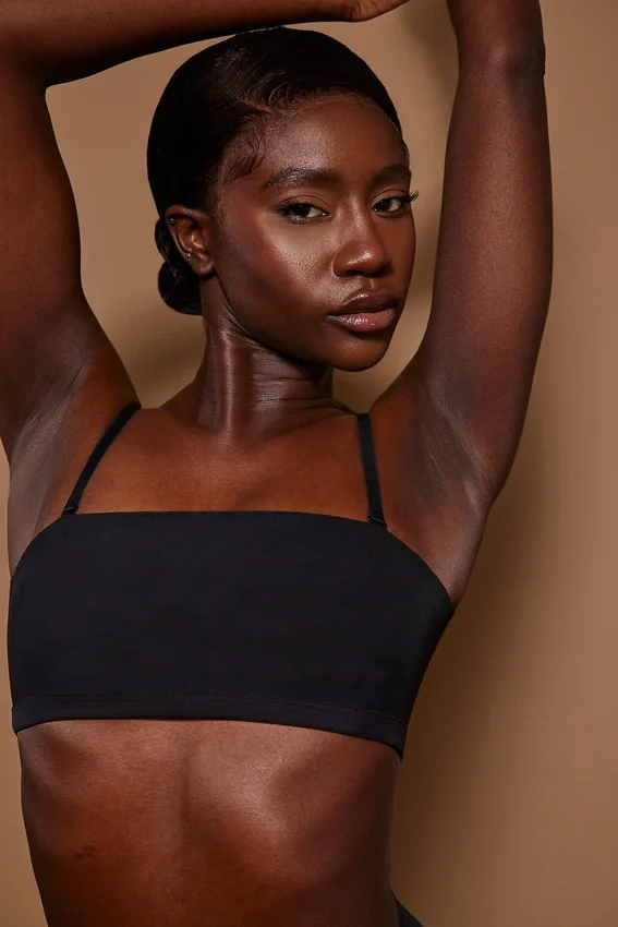Intimates mjuk bandeau-bh i svart Intimates mjuk bandeau-bh i svart