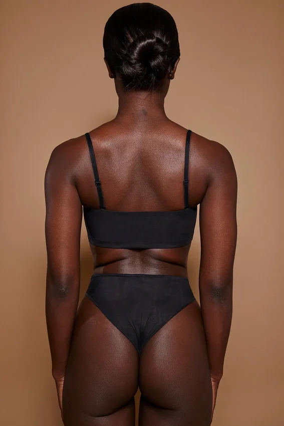 Intimates mjuk bandeau-bh i svart Intimates mjuk bandeau-bh i svart