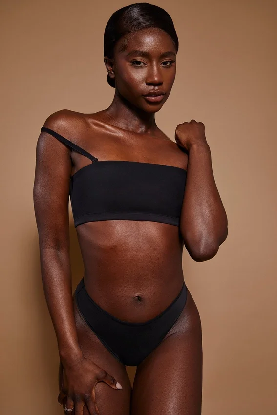 Intimates mjuk bandeau-bh i svart Intimates mjuk bandeau-bh i svart