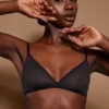 Intimates mjuk mesh-bh med triangeltopp i svart Intimates mjuk mesh-bh med triangeltopp i svart