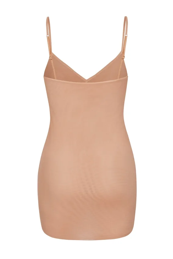 Intimates mjuk mesh-miniklänning med V-ringning i Warm Peach Intimates mjuk mesh-miniklänning med V-ringning i Warm Peach