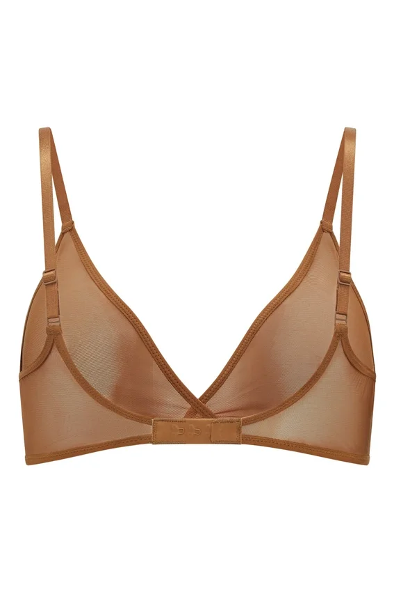 Intimates mjuk mesh-triangel-BH i ett lager i färgen Almond Intimates mjuk mesh-triangel-BH i ett lager i färgen Almond