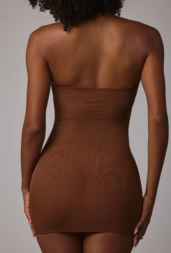 Intimates Soft Sheer-Mesh Bandeau Mini Slip Klänning i Mocha Intimates Soft Sheer-Mesh Bandeau Mini Slip Klänning i Mocha